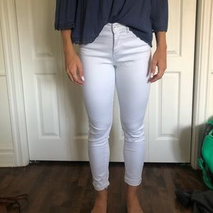 White skinny jeans